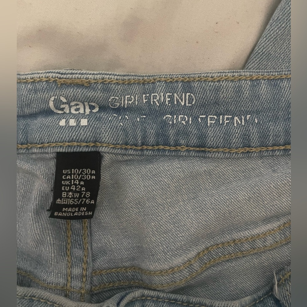 GAP Ripped Girlfriend jeans - Picture 3 of 3